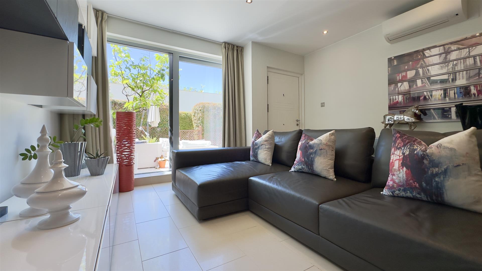 Image of Apartment - 2 Bedrooms - 2 Bathrooms for Rental in Ocean Village-Gibraltar, Image 4